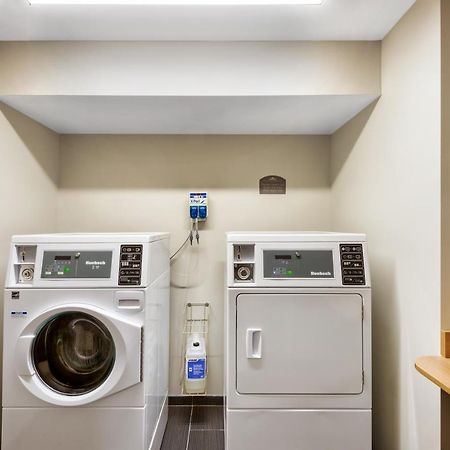 Microtel Inn & Suites By Wyndham Farmington Bagian luar foto