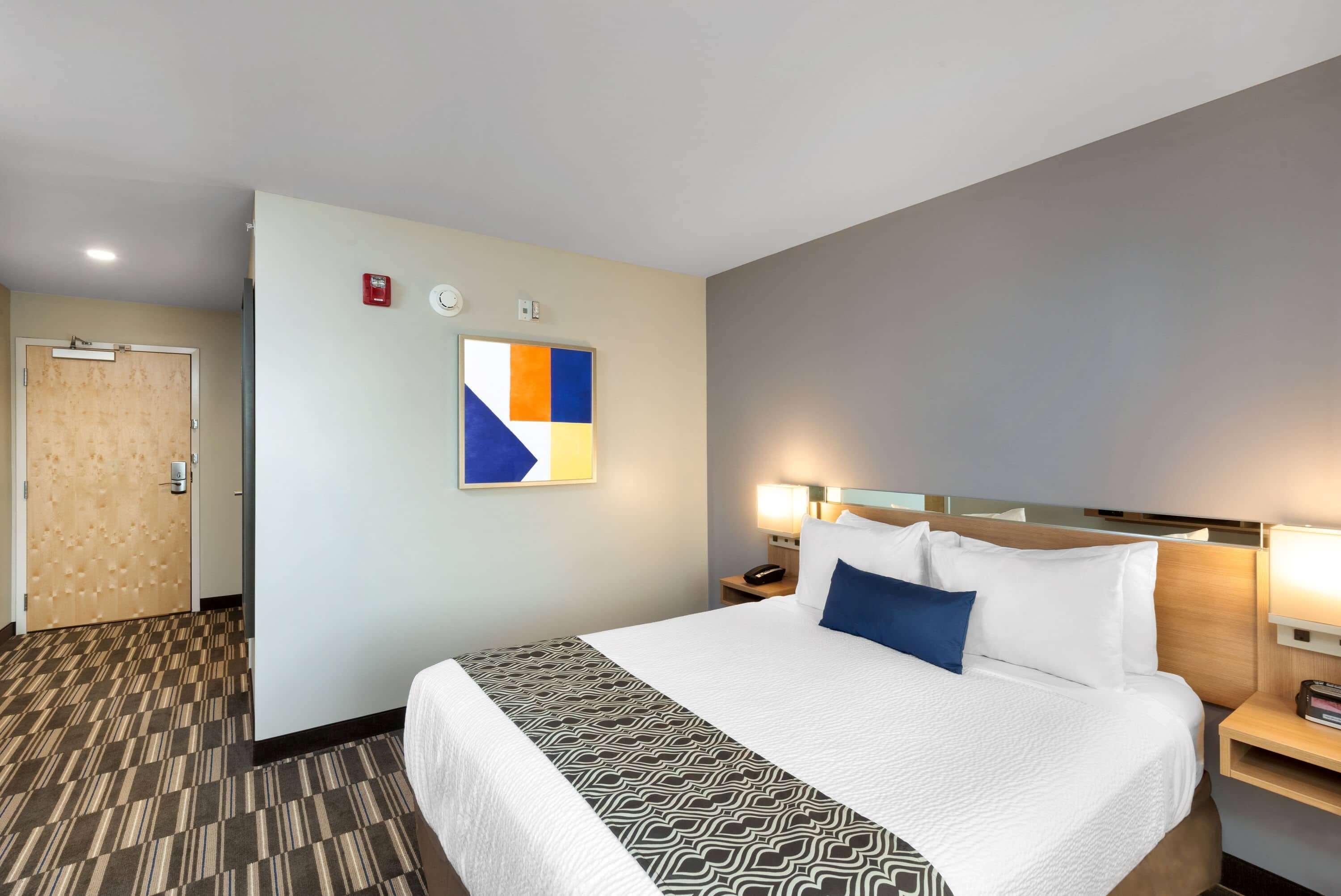 Microtel Inn & Suites By Wyndham Farmington Bagian luar foto