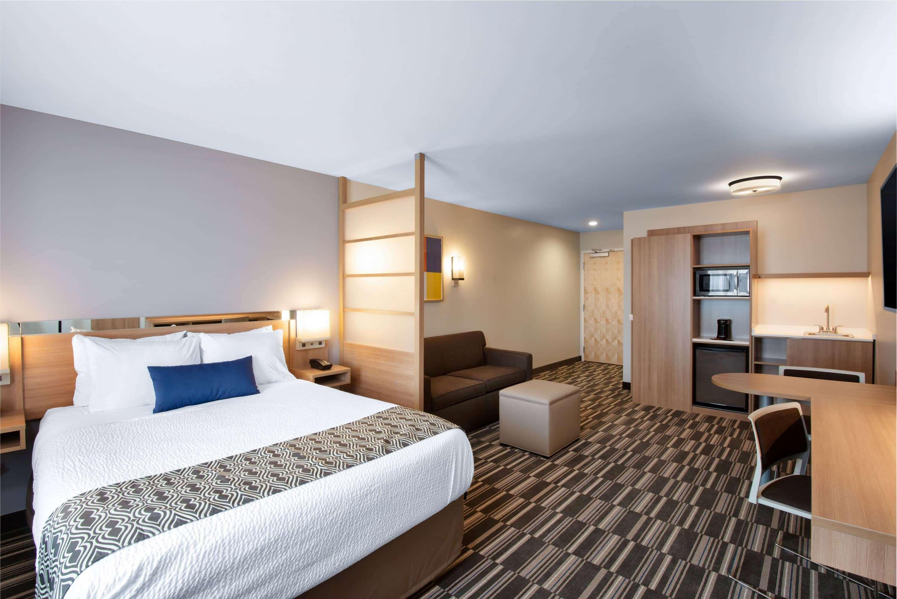 Microtel Inn & Suites By Wyndham Farmington Bagian luar foto