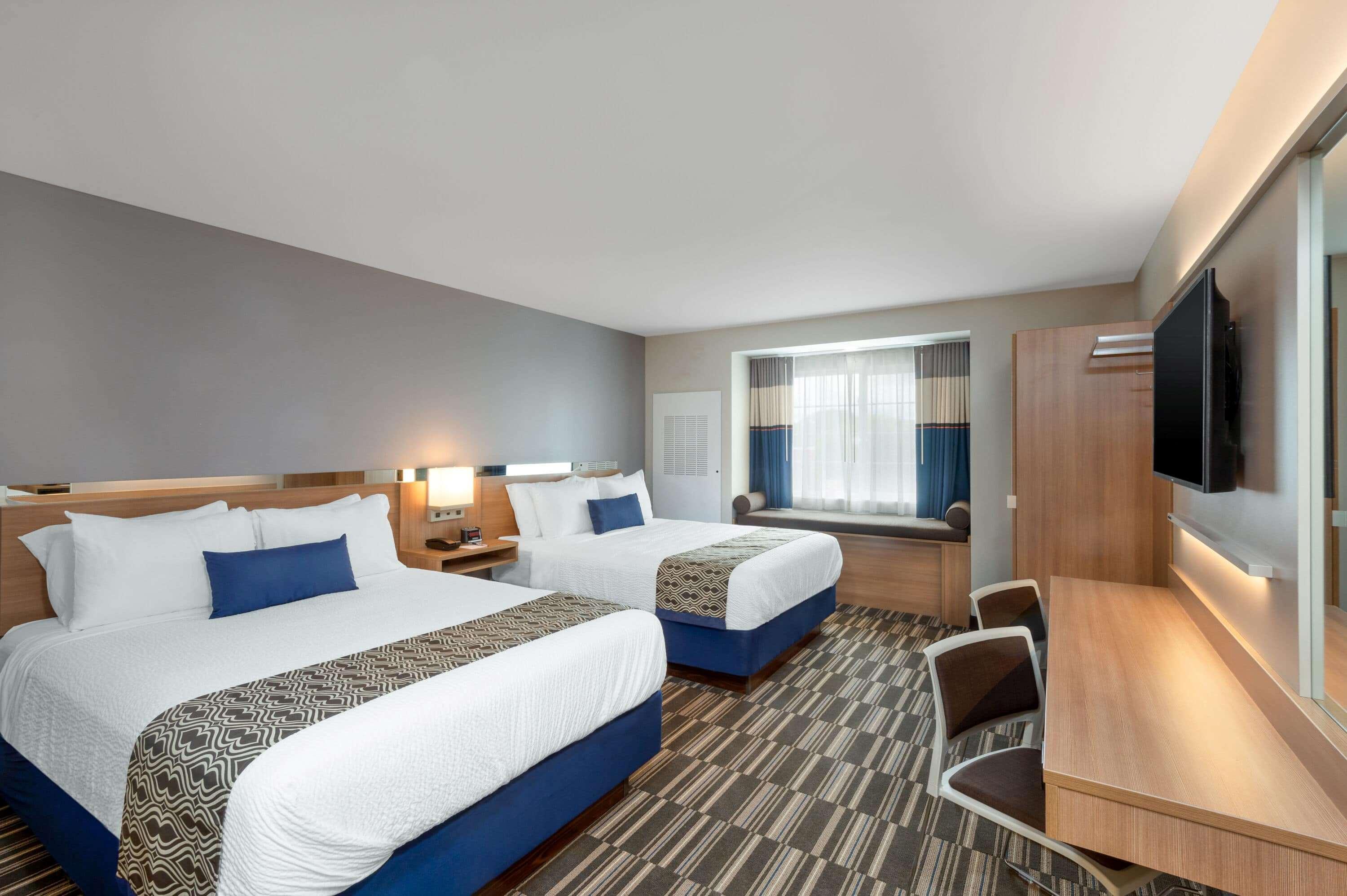 Microtel Inn & Suites By Wyndham Farmington Bagian luar foto
