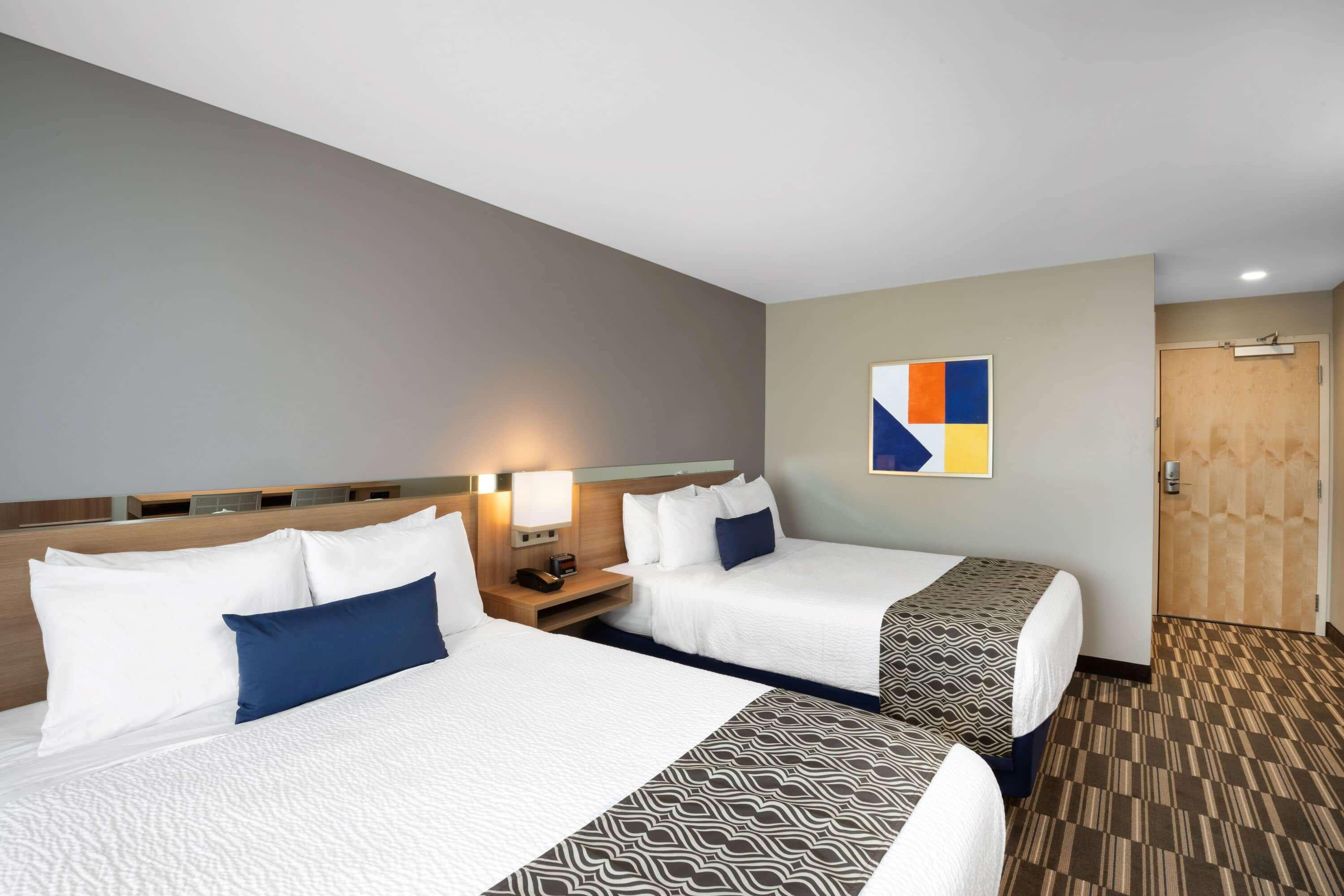 Microtel Inn & Suites By Wyndham Farmington Bagian luar foto