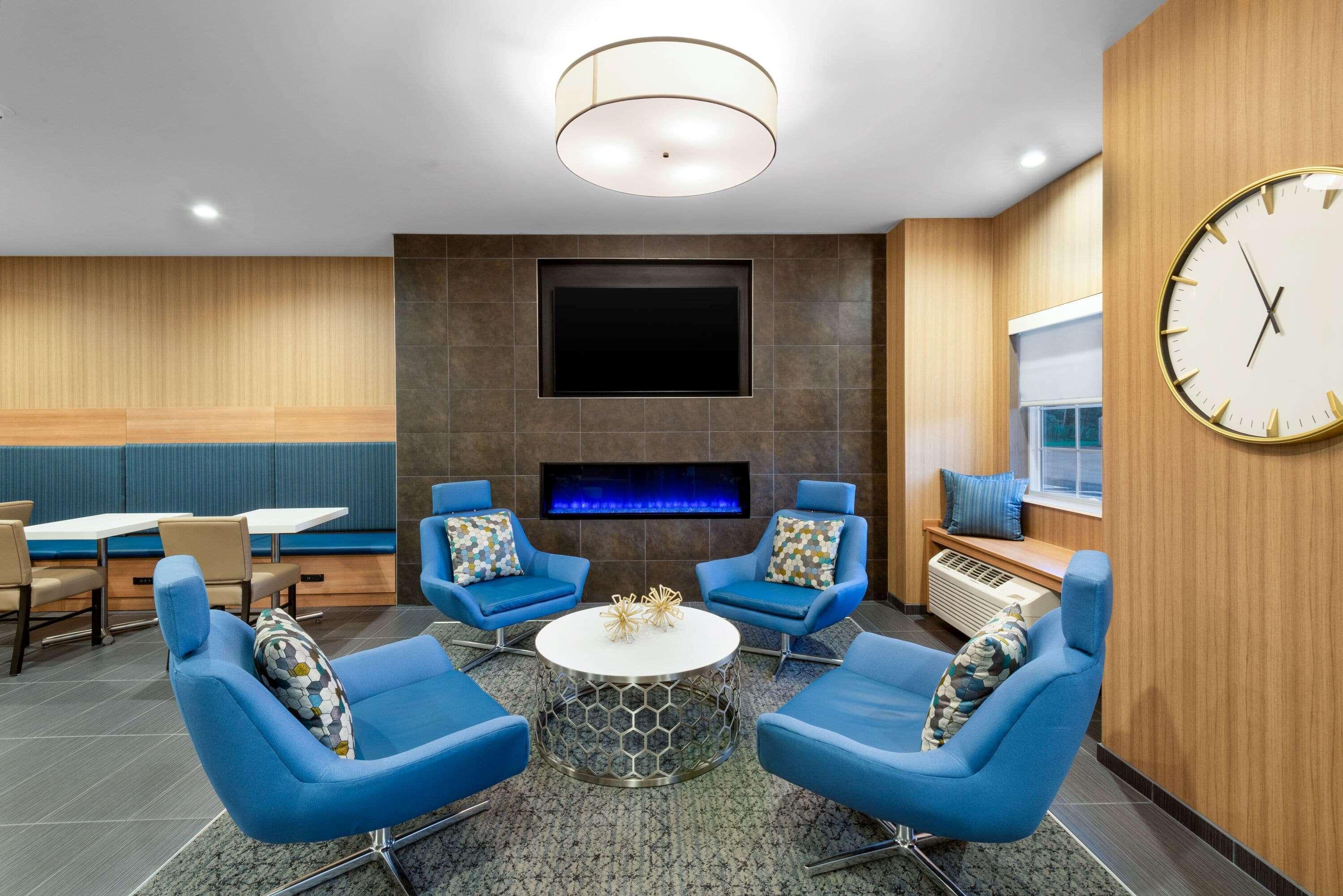 Microtel Inn & Suites By Wyndham Farmington Bagian luar foto